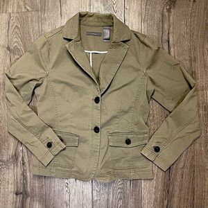 15. Liz Claiborne hunter green button up jacket